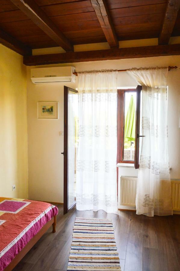 Apartment Zoja ปิเนซิตซี ภายนอก รูปภาพ